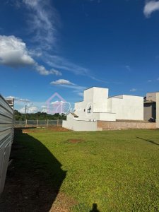 Terreno à venda Condomínio Portal do Lago 