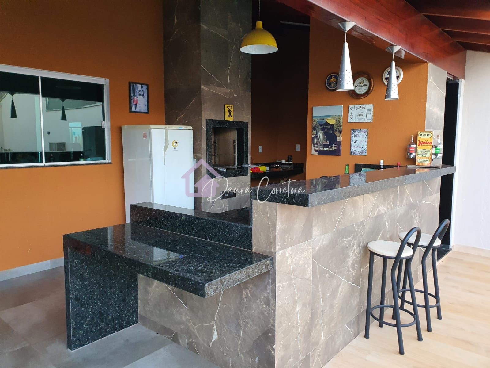 Casa a Venda com Piscina 