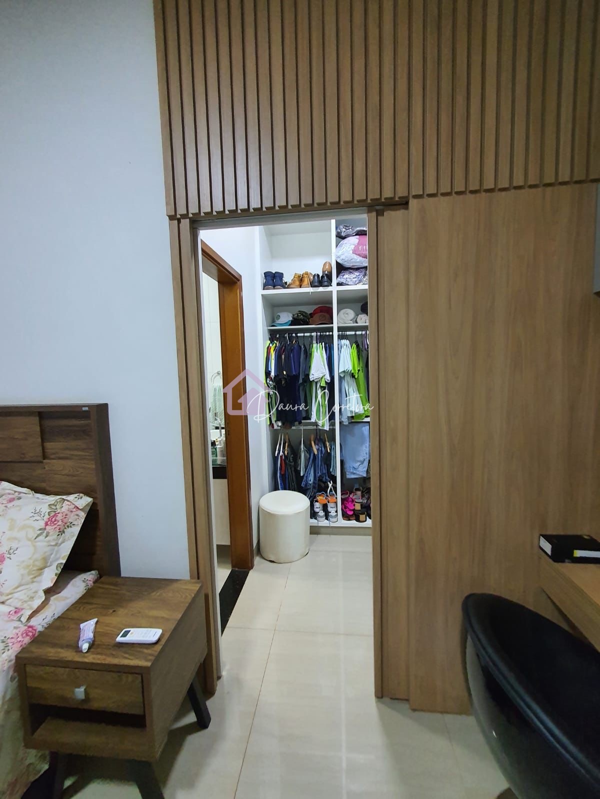 Casa a Venda com Piscina 