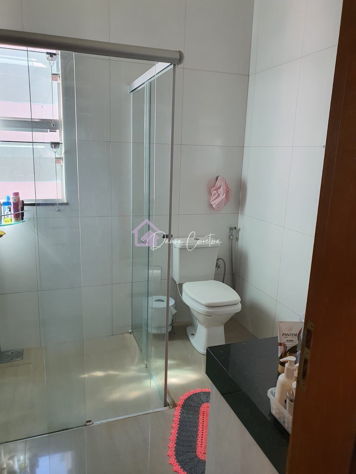 Casa a Venda com Piscina 