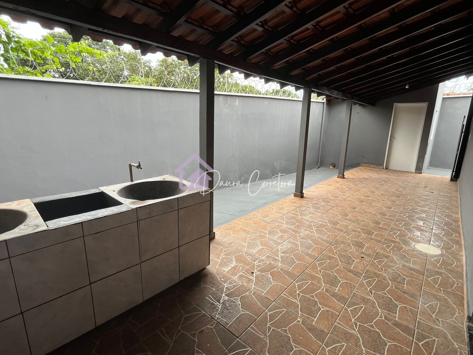 Casa à venda com 3 quartos 