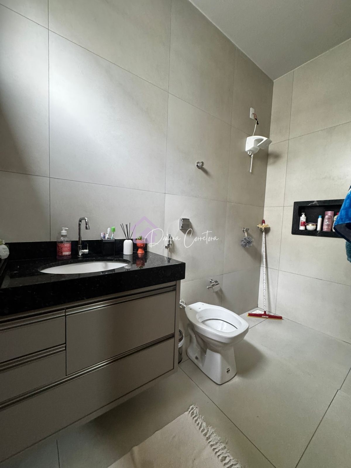 Casa à venda no bairro Guimarães 3 quartos 