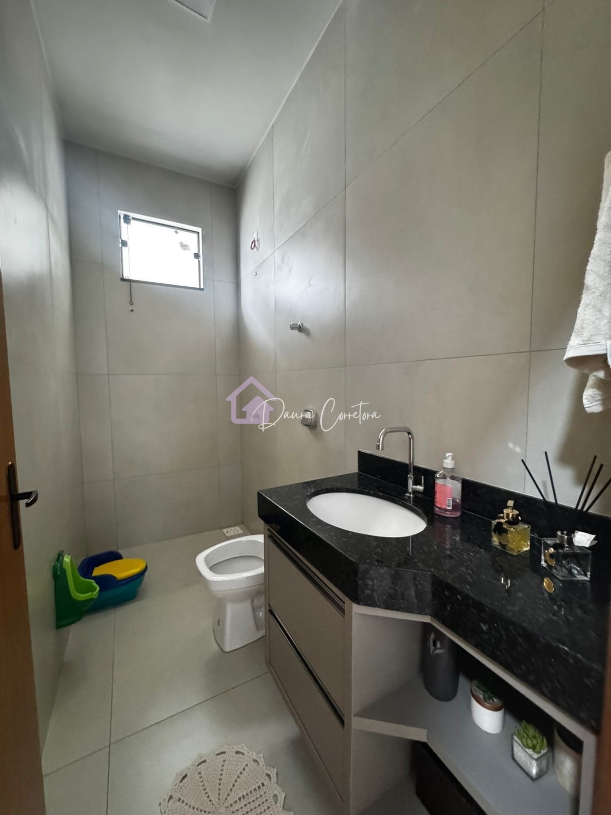 Casa à venda no bairro Guimarães 3 quartos 