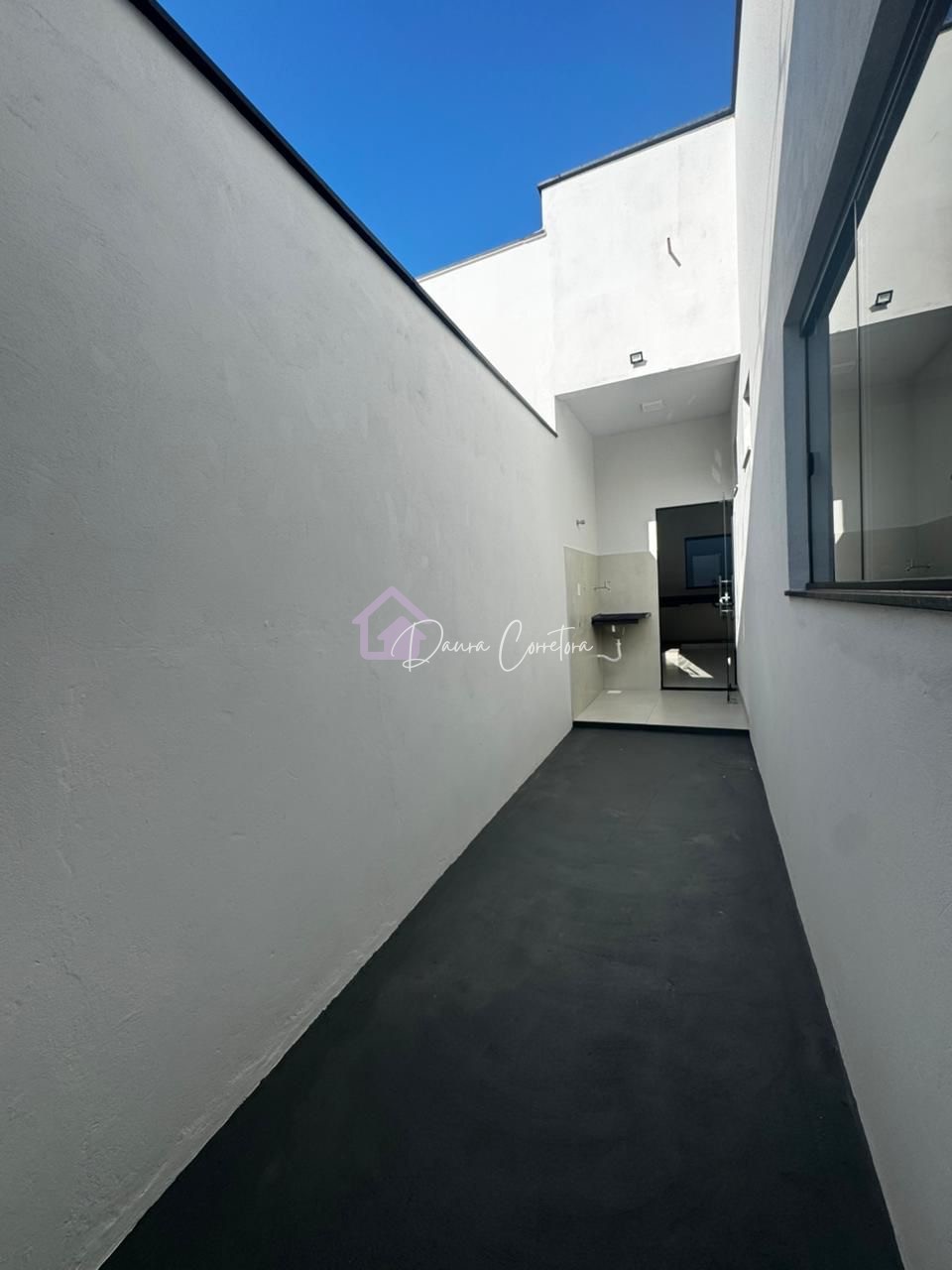 Casa à venda no bairro Guimarães 3 quartos 