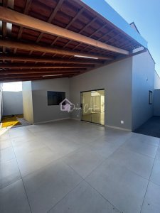 Casa à venda no bairro Guimarães 3 quartos 