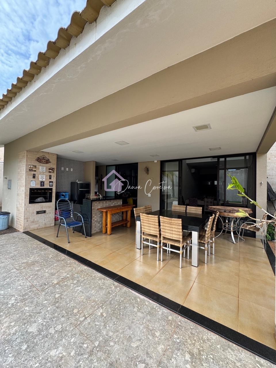 Sobrado à venda no Drummond 1