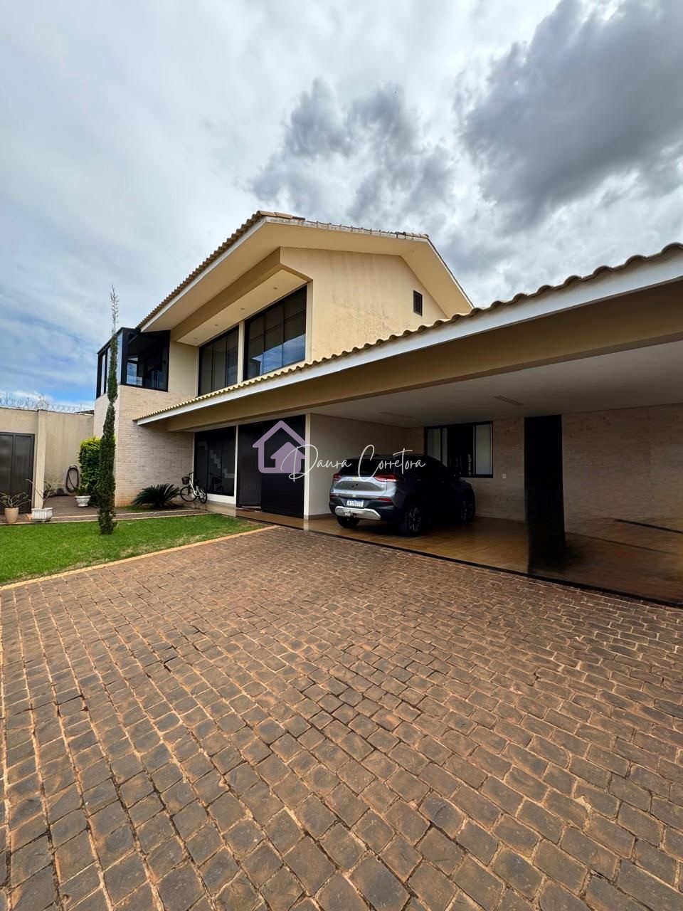 Sobrado à venda no Drummond 1