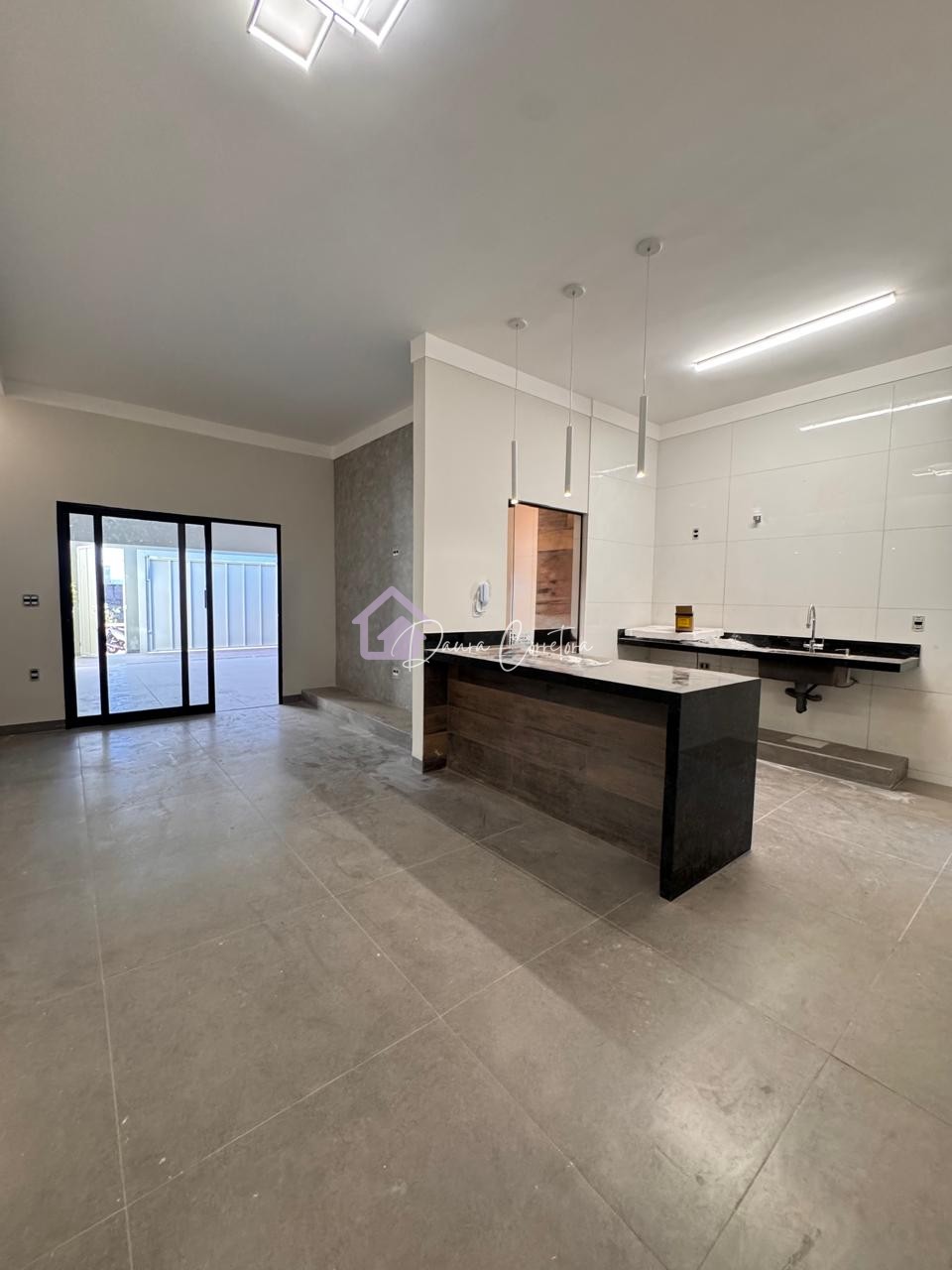 📍Vende-se Imóvel Novo, localizado no Bairro Cidade Jardim