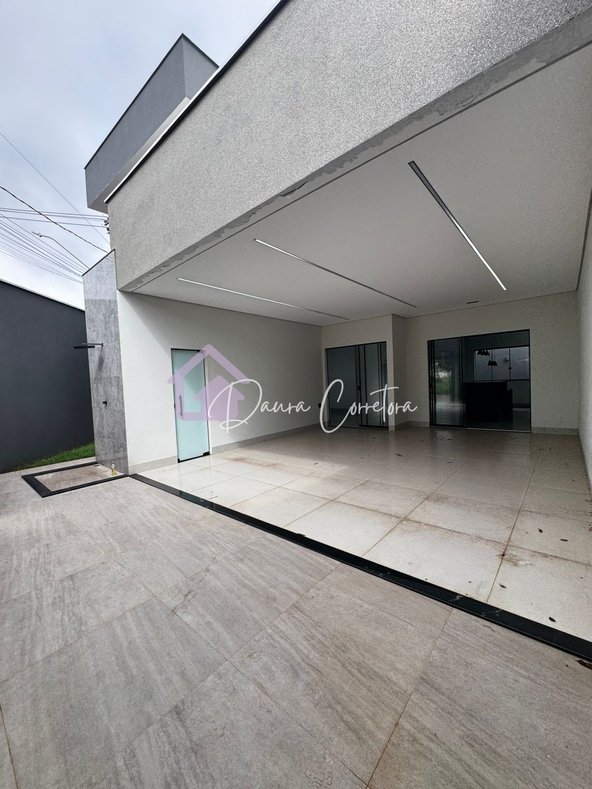 Sobrado à venda com 4 Quartos 