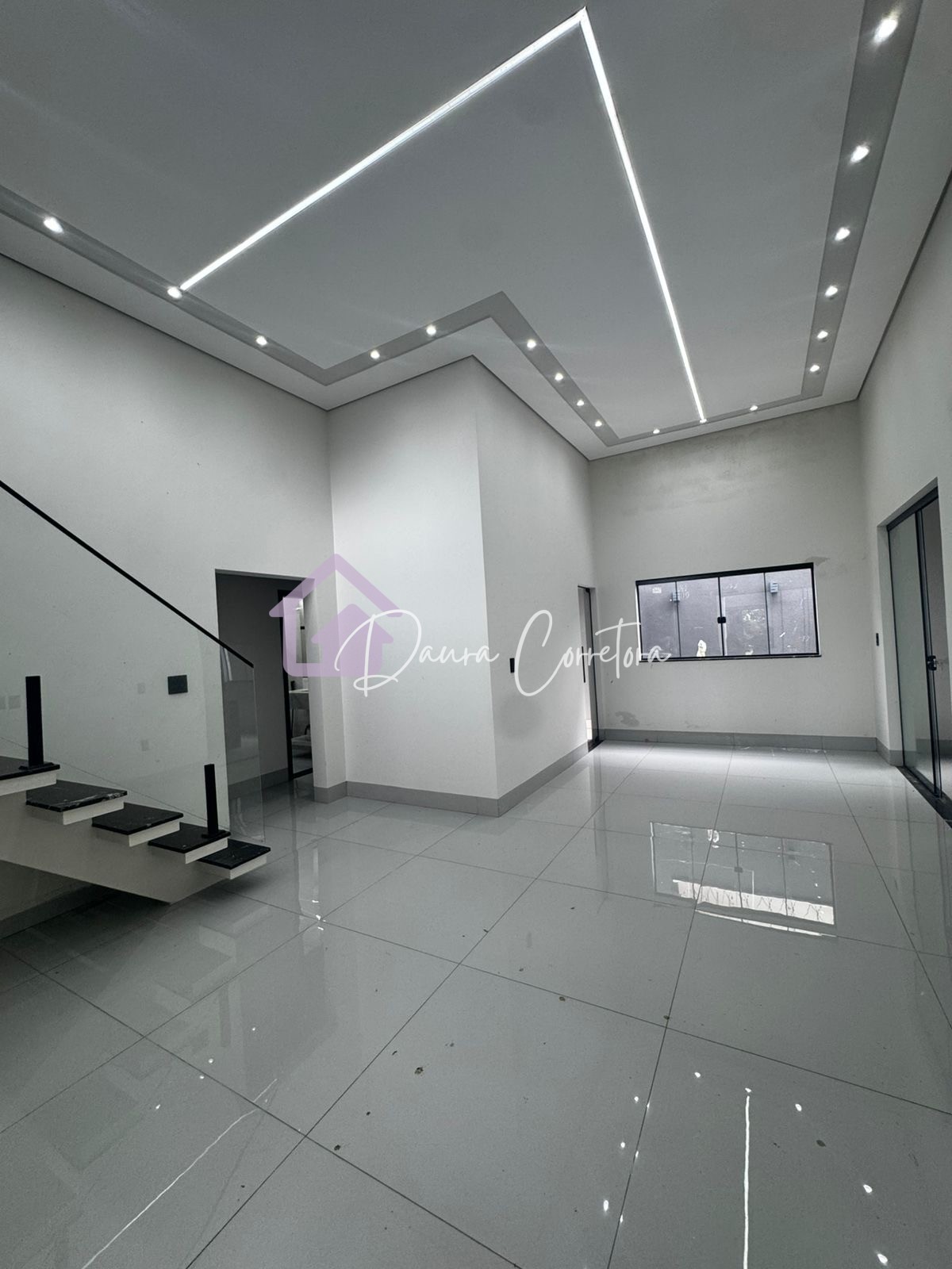 Sobrado à venda com 4 Quartos 