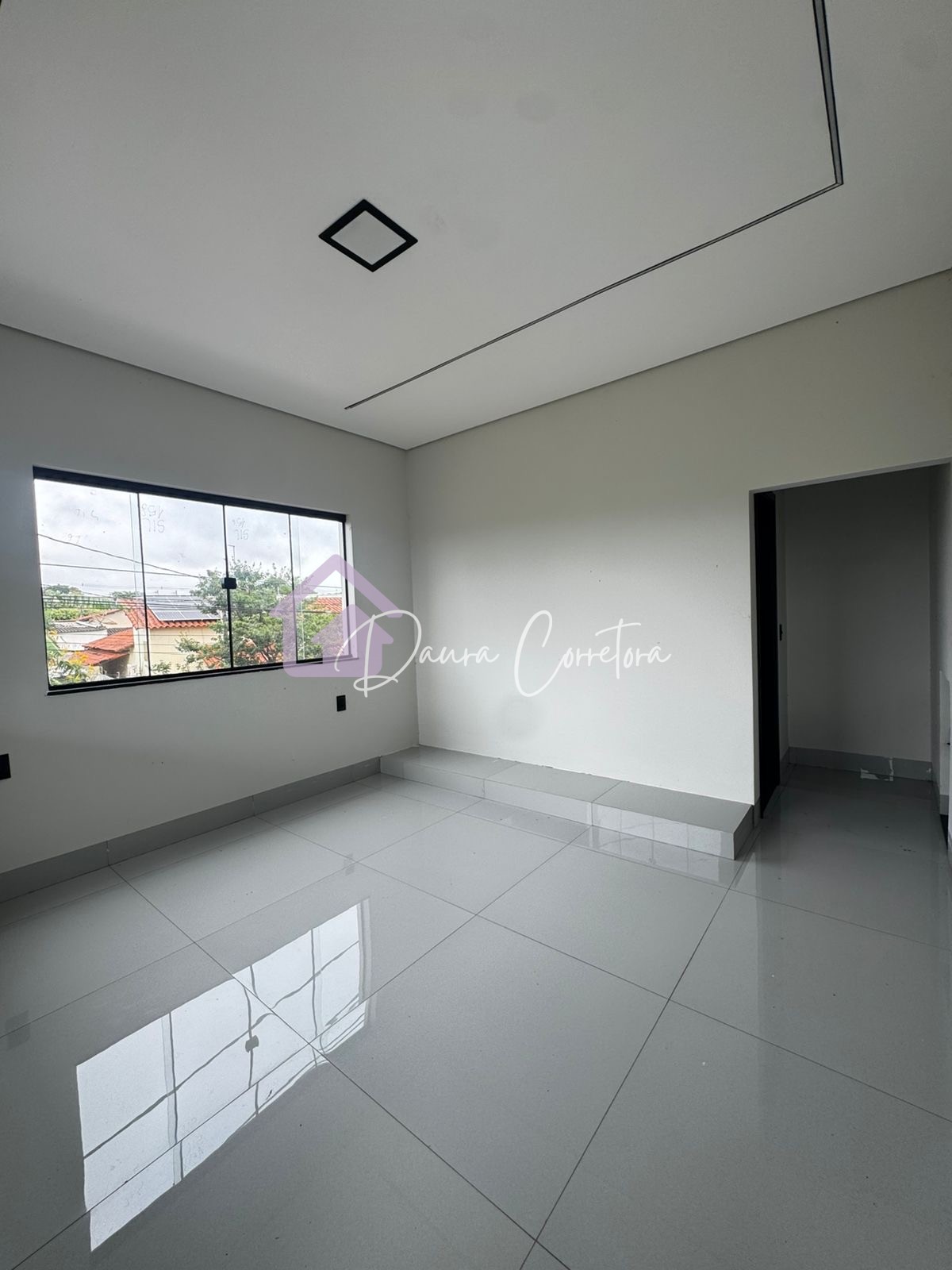 Sobrado à venda com 4 Quartos 