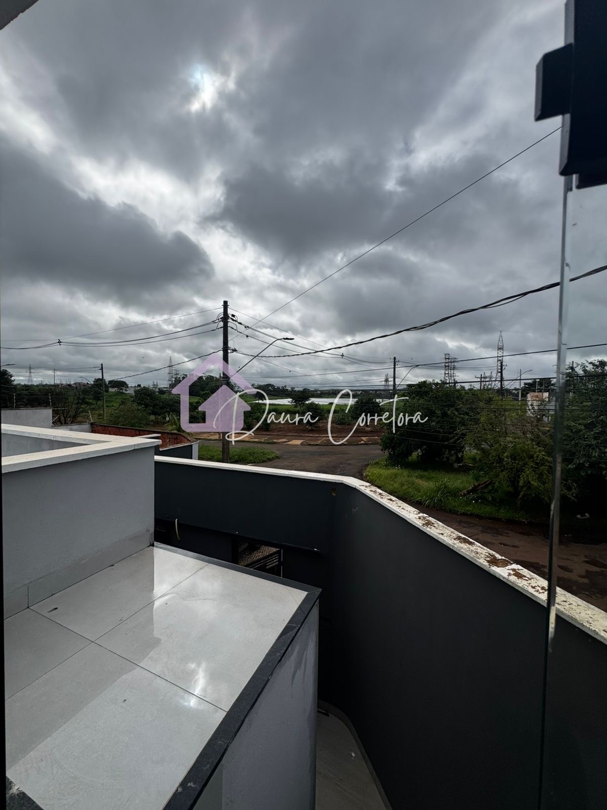 Sobrado à venda com 4 Quartos 